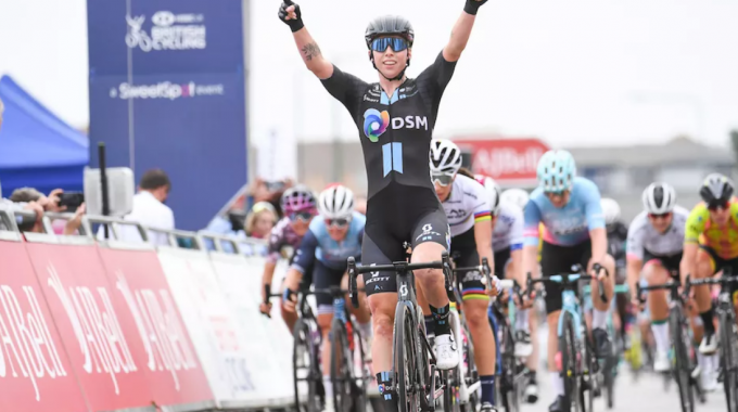 Lorena Webers gana dos puntos en la quinta etapa del Tour Femenino 2021